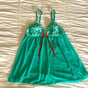 Lace Night gown great condition used only once ! Size L